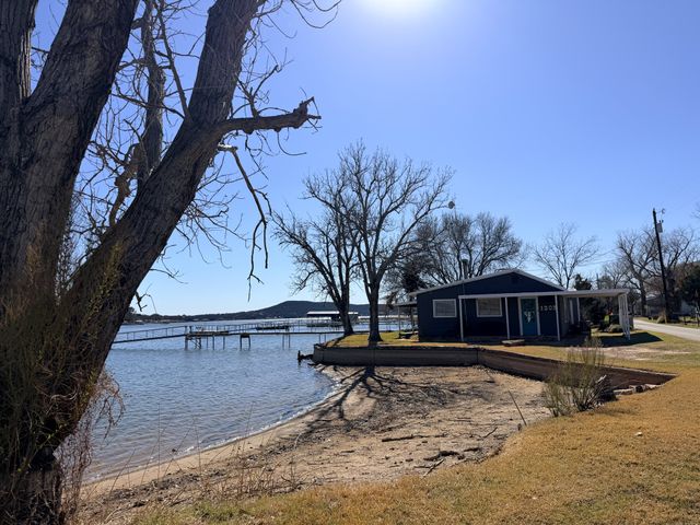 1203 McGinnis Point, Graford, TX 76449