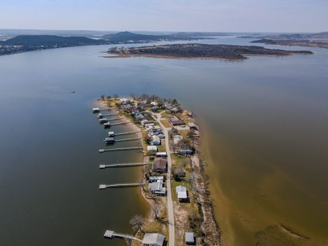 1203 McGinnis Point, Graford, TX 76449