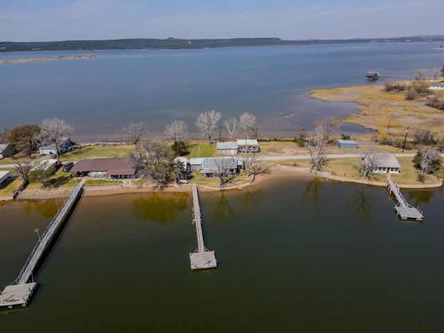 1203 McGinnis Point, Graford, TX 76449