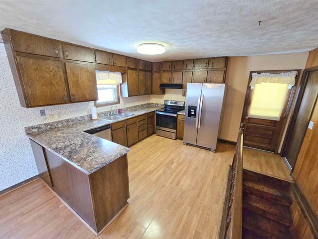 2317 S Ohio St, Salina, KS 67401