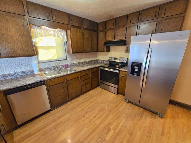 2317 S Ohio St, Salina, KS 67401