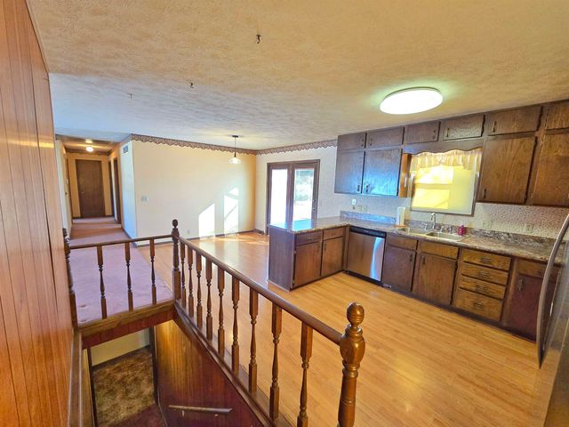 2317 S Ohio St, Salina, KS 67401