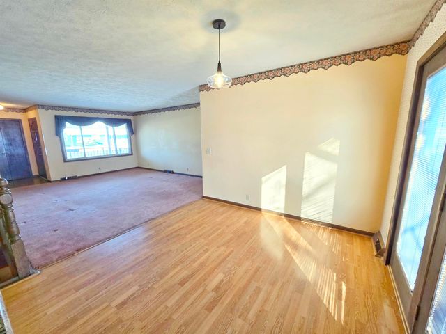 2317 S Ohio St, Salina, KS 67401