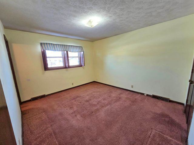 2317 S Ohio St, Salina, KS 67401