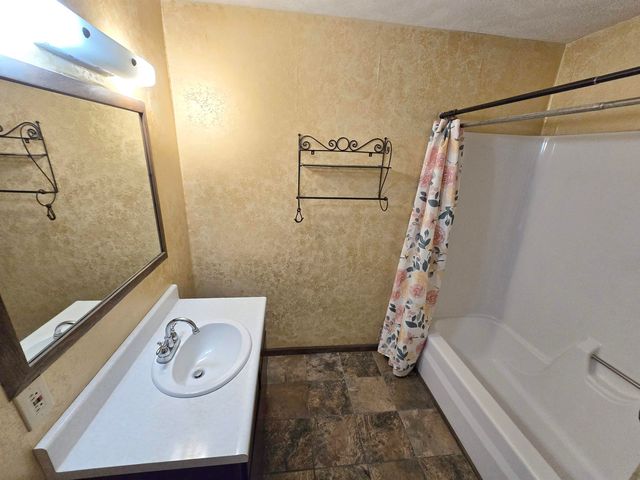 2317 S Ohio St, Salina, KS 67401