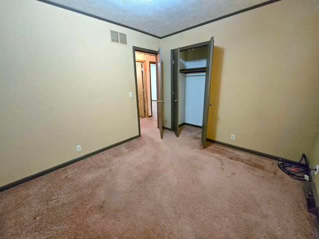 2317 S Ohio St, Salina, KS 67401