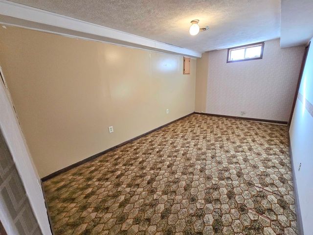 2317 S Ohio St, Salina, KS 67401