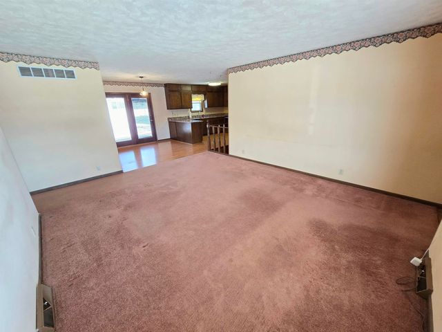 2317 S Ohio St, Salina, KS 67401