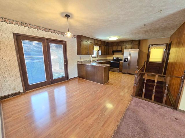 2317 S Ohio St, Salina, KS 67401