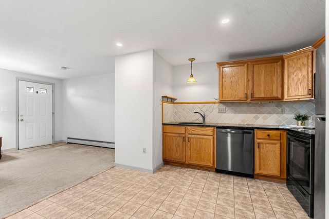 159 Berrington Rd 159, Leominster, MA 01453