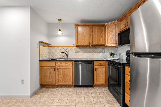 159 Berrington Rd 159, Leominster, MA 01453