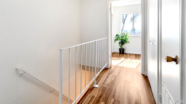 580 Santa Alicia Dr, Rohnert Park, CA 94928