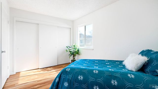 580 Santa Alicia Dr, Rohnert Park, CA 94928