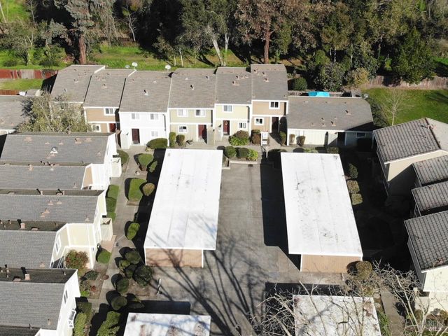 580 Santa Alicia Dr, Rohnert Park, CA 94928