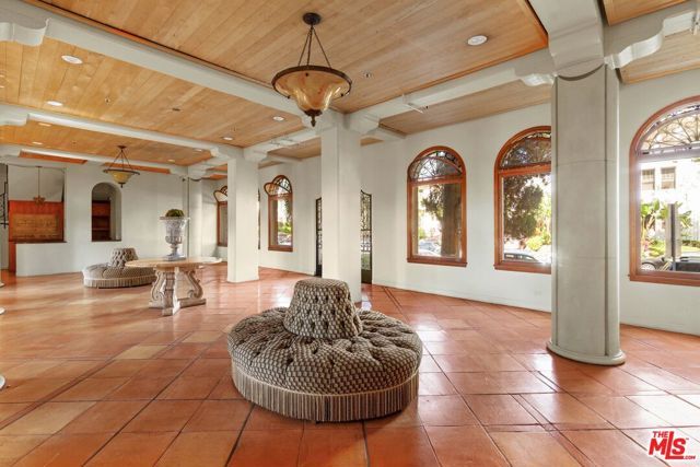 109 N Sycamore Avenue 202, Los Angeles, CA 90036