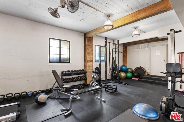 109 N Sycamore Avenue 202, Los Angeles, CA 90036