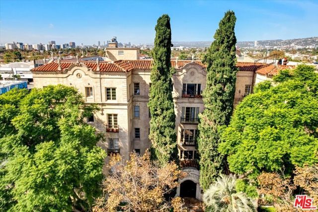 109 N Sycamore Avenue 202, Los Angeles, CA 90036