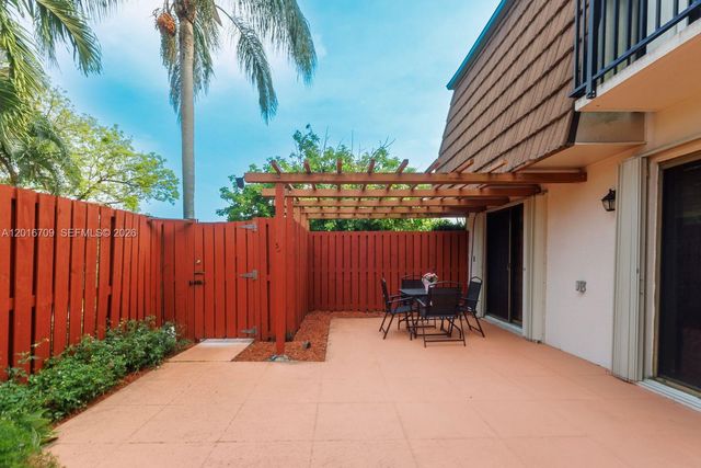 9126 SW 20th Place C, Davie, FL 33324