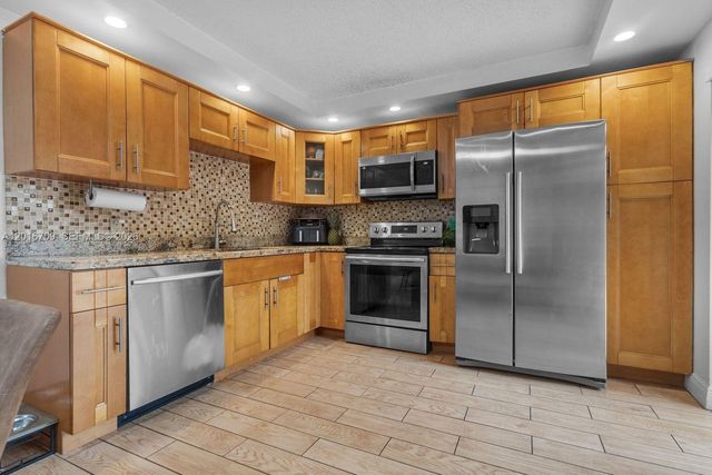 9126 SW 20th Place C, Davie, FL 33324