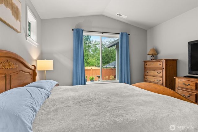 5613 Reef Lane NE, Olympia, WA 98516