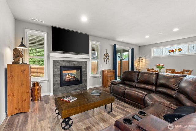 5613 Reef Lane NE, Olympia, WA 98516