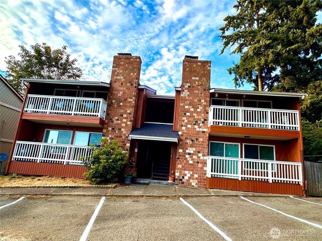 10016 NE 117th Court, Kirkland, WA 98034