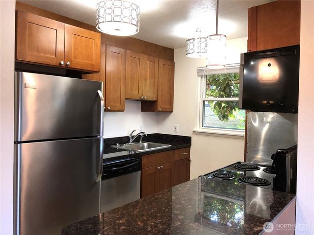 10016 NE 117th Court, Kirkland, WA 98034