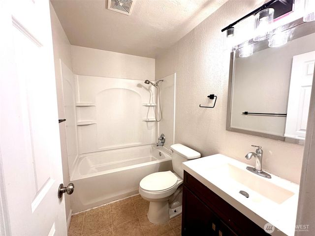 10016 NE 117th Court, Kirkland, WA 98034