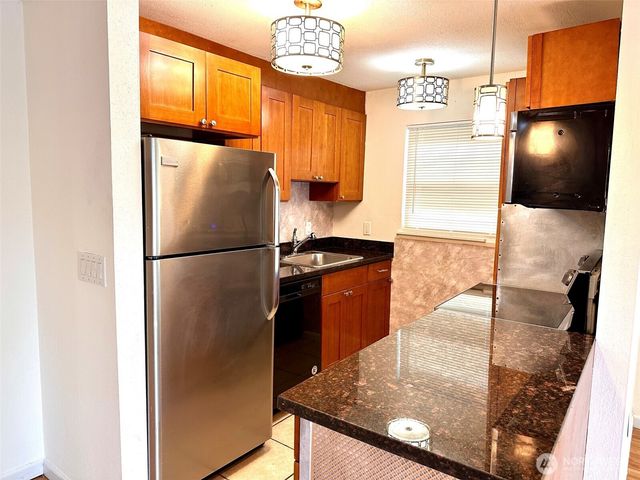 10016 NE 117th Court, Kirkland, WA 98034