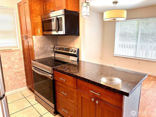 10016 NE 117th Court, Kirkland, WA 98034