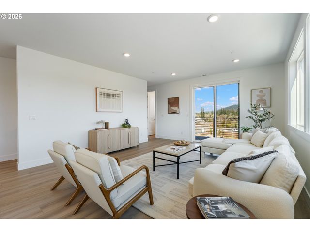 6499 Nw OLYMPIC Ln 64, Camas, WA 98607