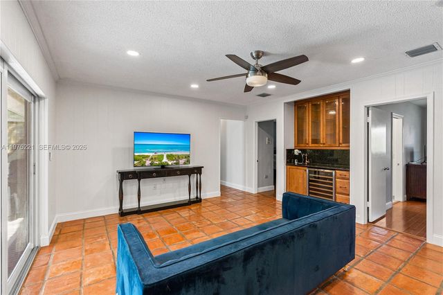 7521 SW 175th St, Palmetto Bay, FL 33157