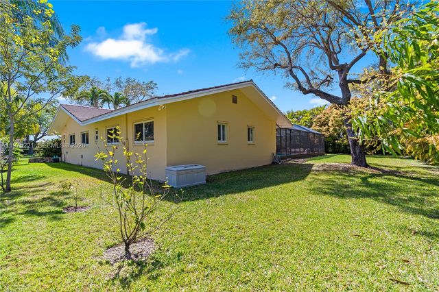 7521 SW 175th St, Palmetto Bay, FL 33157