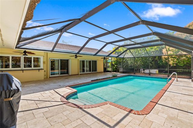 7521 SW 175th St, Palmetto Bay, FL 33157