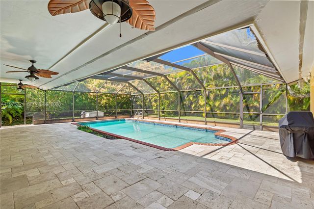 7521 SW 175th St, Palmetto Bay, FL 33157