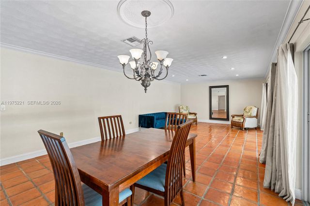 7521 SW 175th St, Palmetto Bay, FL 33157