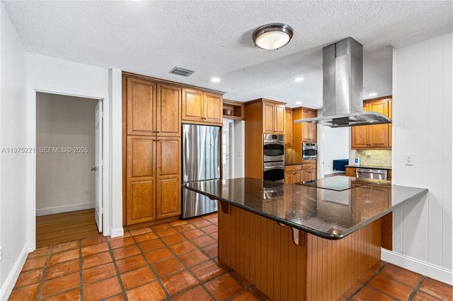 7521 SW 175th St, Palmetto Bay, FL 33157