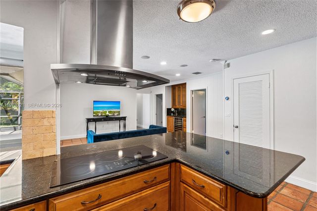 7521 SW 175th St, Palmetto Bay, FL 33157