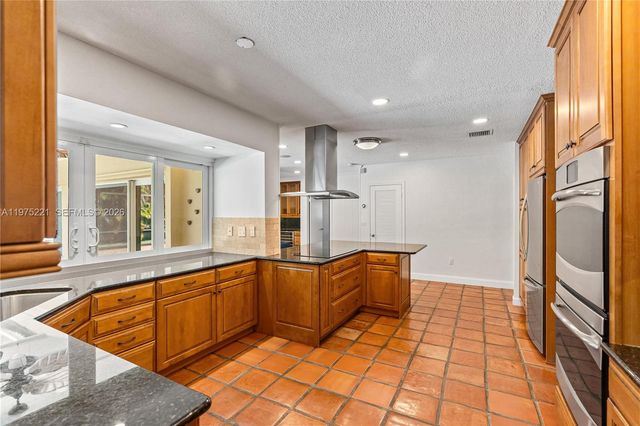 7521 SW 175th St, Palmetto Bay, FL 33157