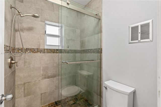 7521 SW 175th St, Palmetto Bay, FL 33157