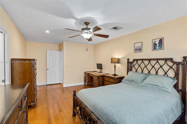 7521 SW 175th St, Palmetto Bay, FL 33157