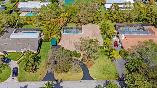 7521 SW 175th St, Palmetto Bay, FL 33157