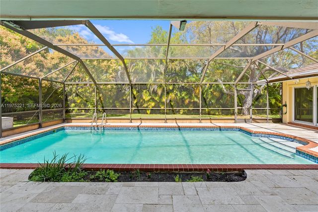 7521 SW 175th St, Palmetto Bay, FL 33157