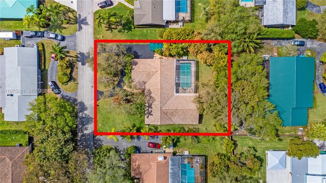 7521 SW 175th St, Palmetto Bay, FL 33157