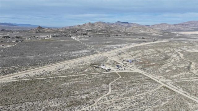19 Sunrise, Lucerne Valley, CA 92356