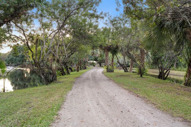 5820 SE Smith Avenue, Stuart, FL 34997