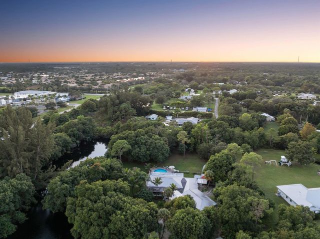 5820 SE Smith Avenue, Stuart, FL 34997