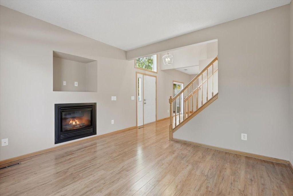 537 Woodduck Drive F, Woodbury, MN 55125 — photo 2