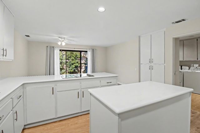 2021 Promontory Point Ln, Gold River, CA 95670