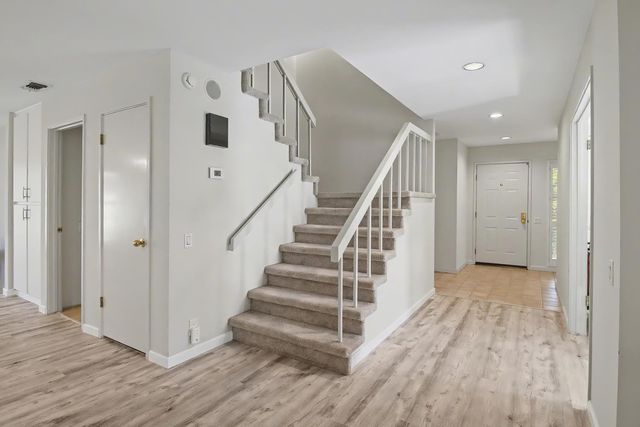 2021 Promontory Point Ln, Gold River, CA 95670